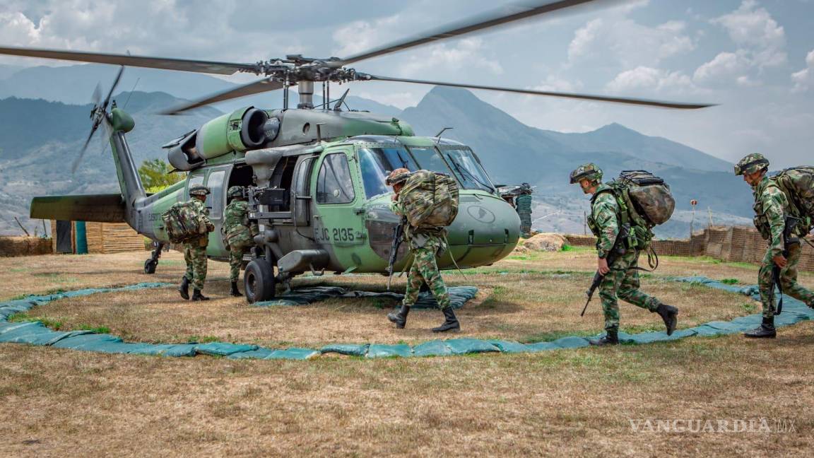 Se desploma helicóptero militar en Colombia; deja al menos nueve personas muertas