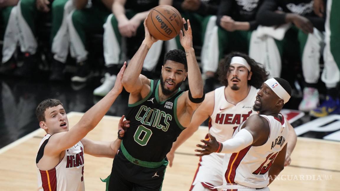 Jaime Jáquez Jr. es frenado por el ímpetu de los Celtics y cae el Heat de Miami