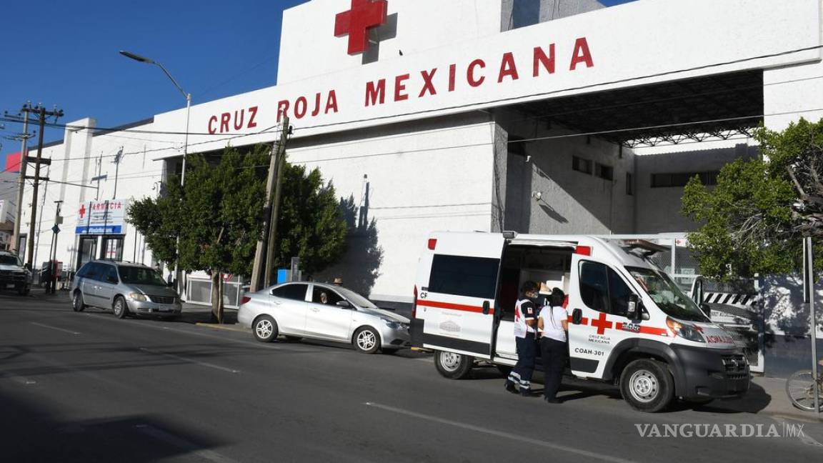 Adolescente abandona a su bebé en la Cruz Roja de Torreón, abuela paterna lo reclama