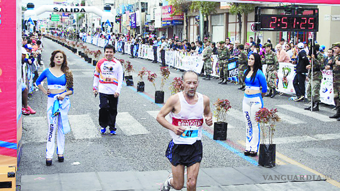 En XXXIV Maratón ‘El Vale’ conquista el podio de la división 60 años y mayores en México