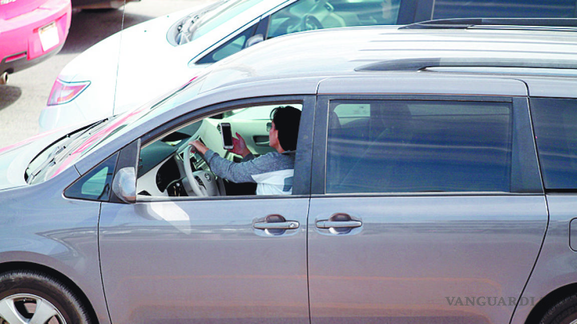 Muy pocas infracciones en Saltillo para conductores que 'textean'