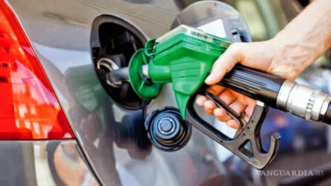 Gasolina podría ser más barata, pero decidieron cobrarte más impuestos