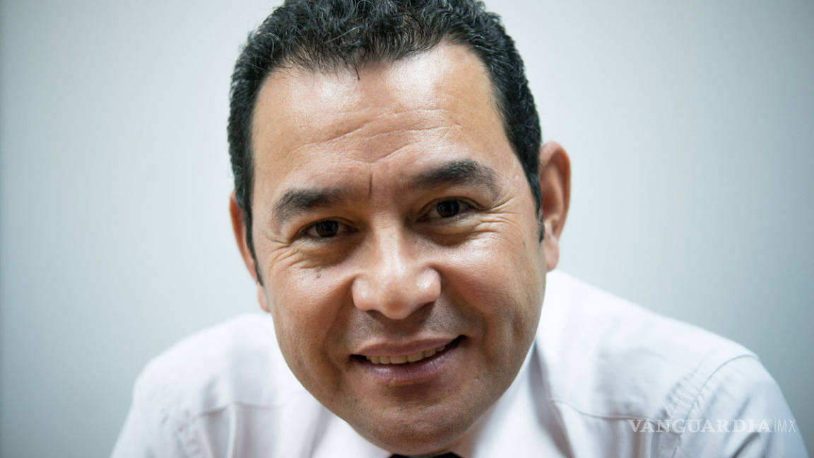 Jimmy Morales, presidente electo de Guatemala, llega a México