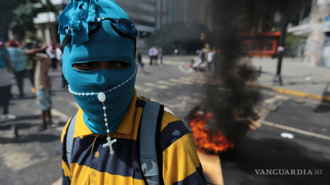 Opositores bloquean calles estratégicas en Caracas
