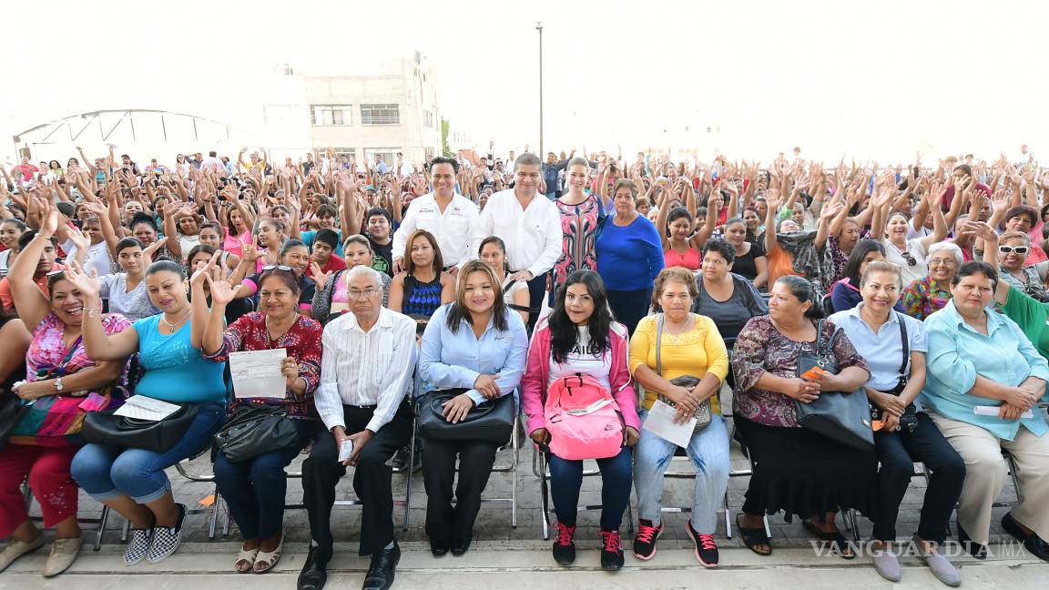 Entregan en Torreón apoyos a Multiplicadoras de Esperanza