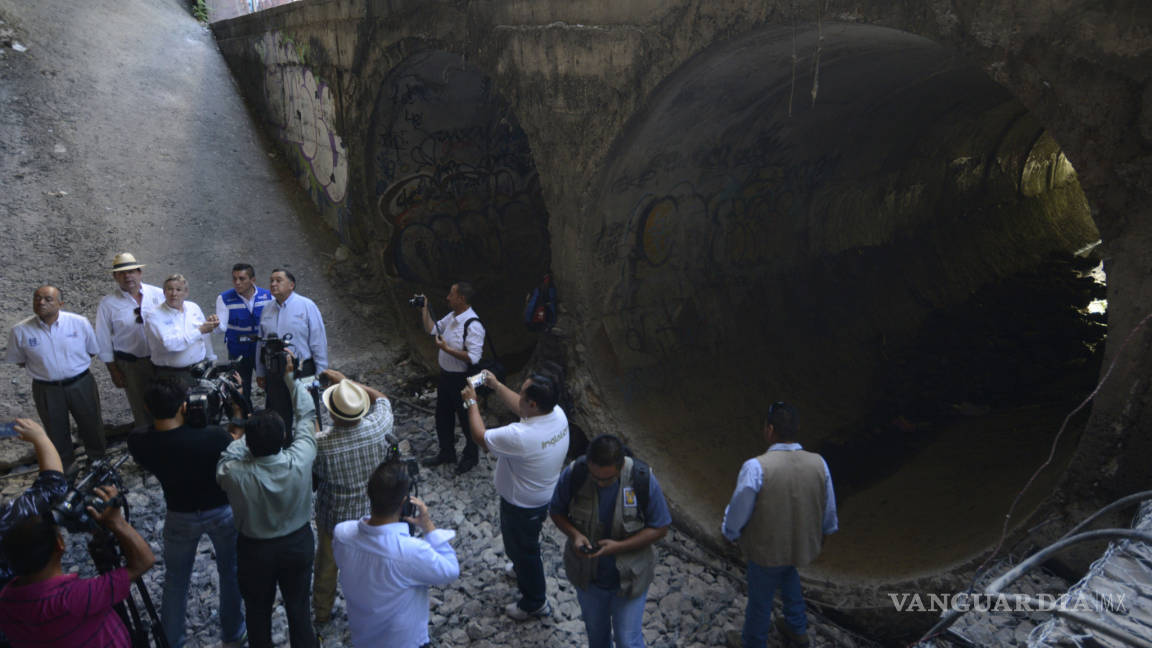 Puentes en Saltillo son un peligro: Isidro López