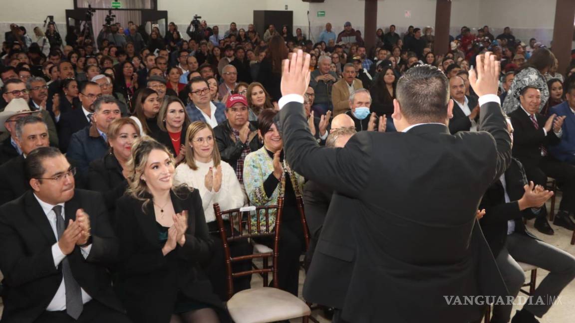 Alcalde de San Juan de Sabinas, Mario Alberto López Gámez, presenta segundo informe de resultados