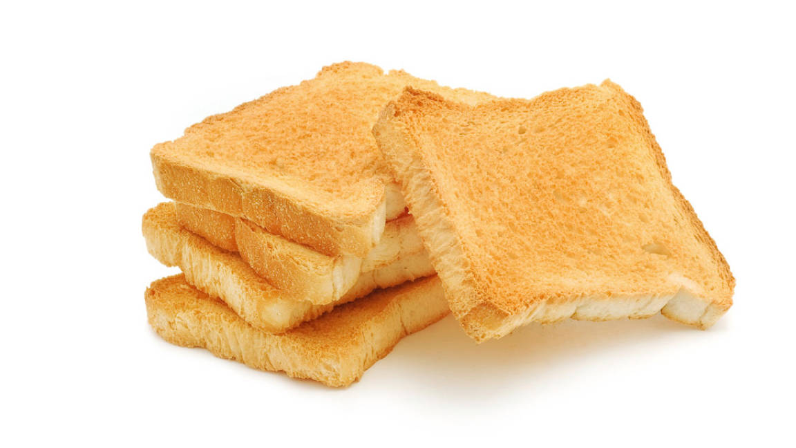 Comer papas fritas y pan tostado podría causarte cáncer, según estudio