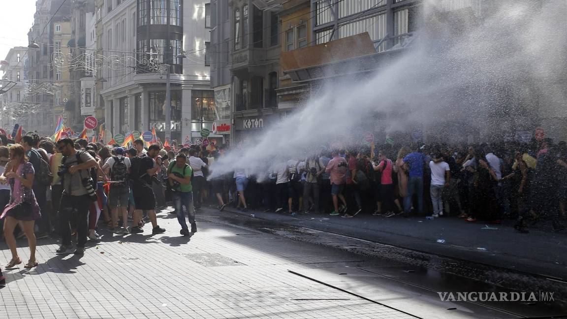 Prohíben marcha del orgullo gay en Estambul por amenazas