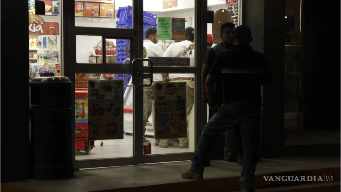 A punta de pistola asalta tienda de conveniencia en Saltillo