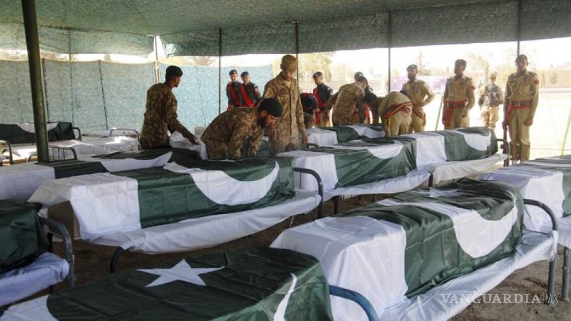 Al menos 61 muertos en ataque contra academia de policía en Pakistán
