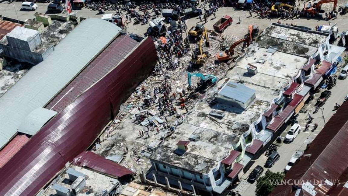 Asciende a 102 los muertos por terremoto de Indonesia