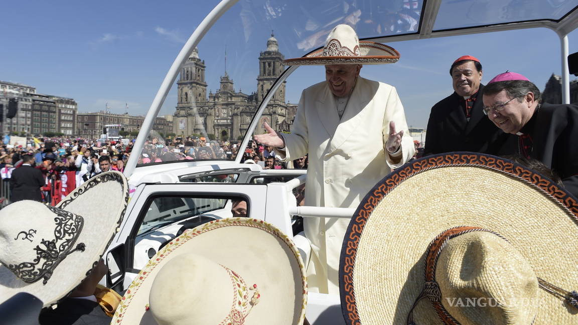 Chivas, Tiburones y Santos serían sancionados por mandar mensaje al Papa