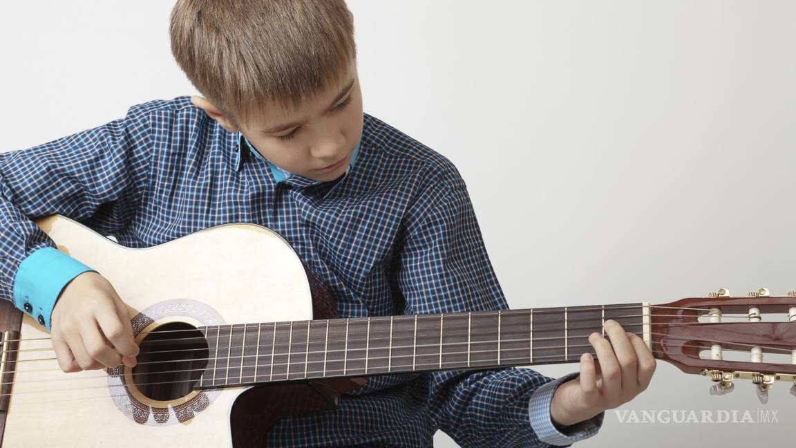Música mejora motrocidad y facilita aprendizaje de idiomas en los niños