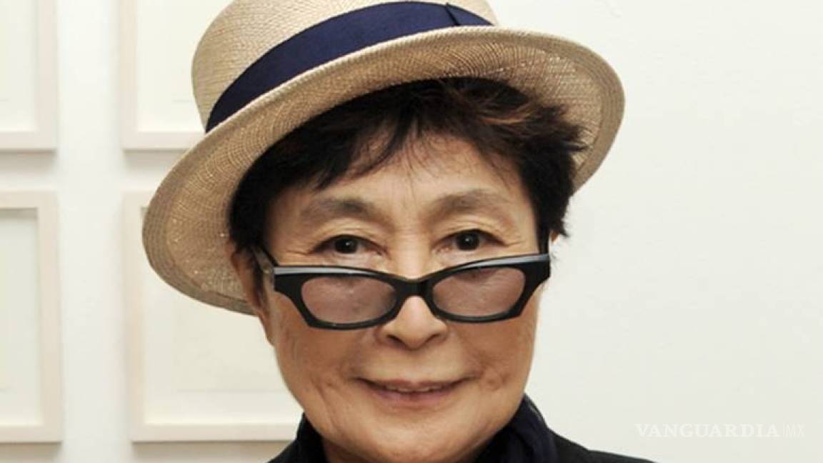 Yoko Ono cree que Lennon deseaba tener sexo con un hombre