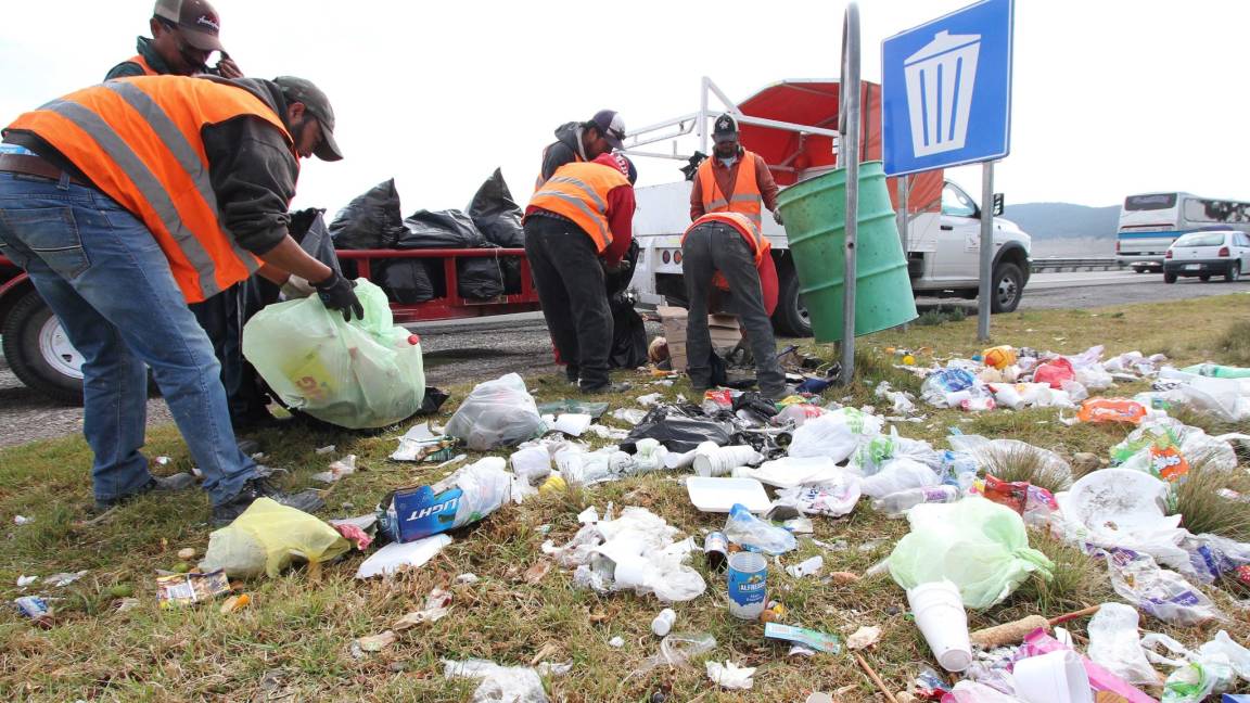 Dejan paseantes 30 toneladas de basura en la Sierra de Arteaga