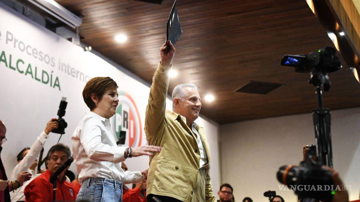 Se registra Román Cepeda en Comité Municipal del PRI, va por reelección en alcaldía de Torreón