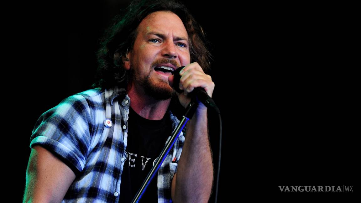 Vocalista de Pearl Jam detiene concierto por defender a mujer
