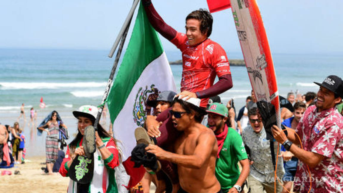 Mexicano se proclama campeón mundial de surf