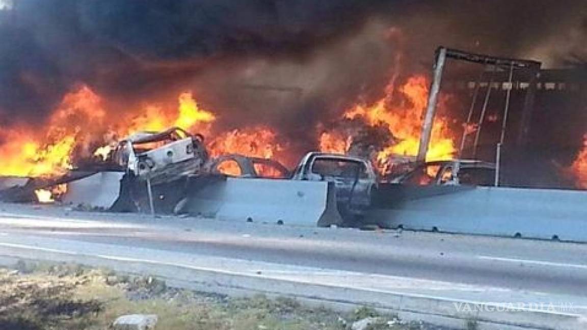 Ocho muertos y 30 heridos deja carambola en autopista Puebla-Orizaba