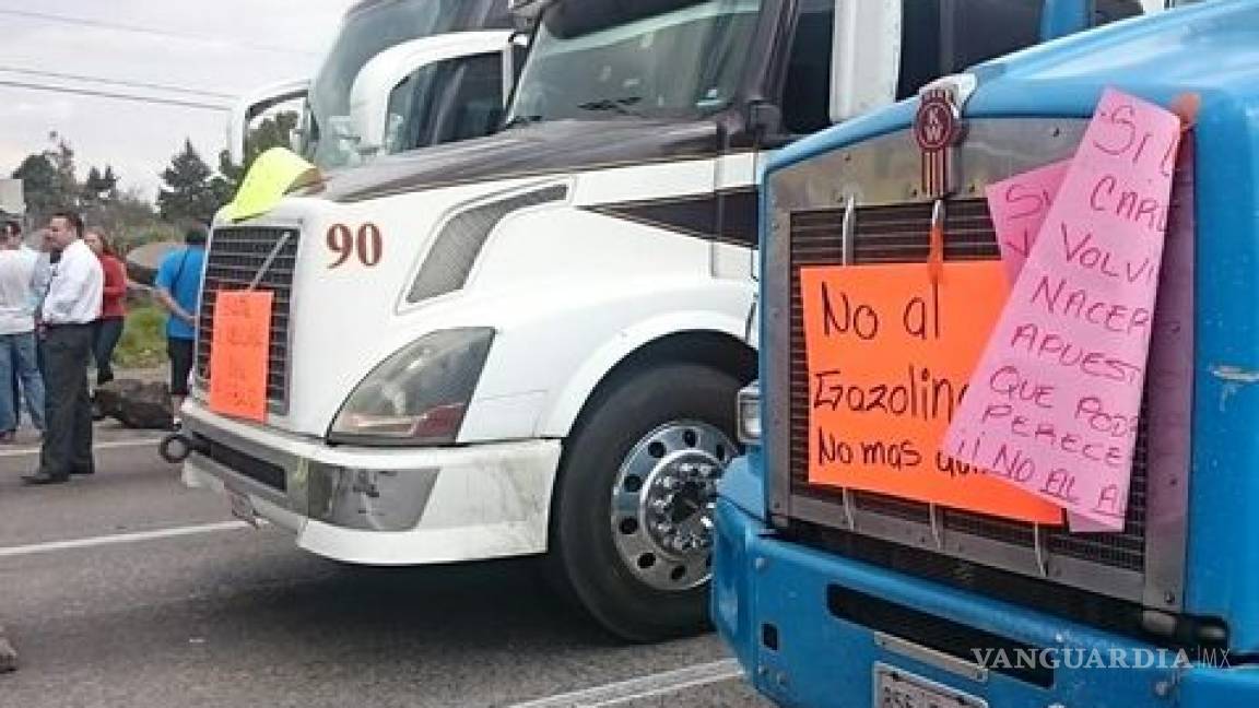 Autopista México-Querétaro bloqueada por 'gasolinazo'