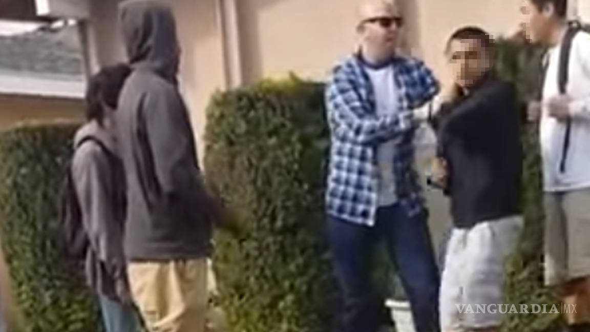 Policía de California detiene a joven hispano y dispara contra sus compañeros