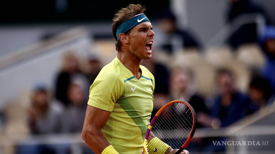 $!Rafael Nadal reacciona mientras juega contra Felix Auger-Aliassime en su partido de la cuarta ronda del Abierto de Francia en Roland Garros en París, Francia.