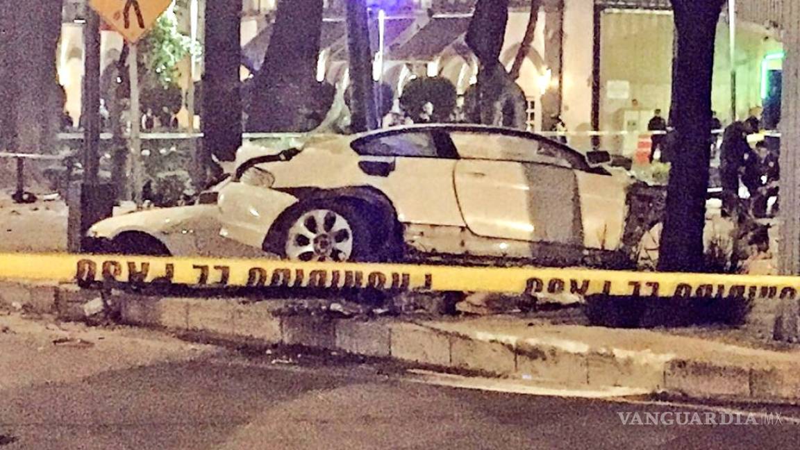 Cuatro muertos tras chocar en auto de lujo en Paseo de la Reforma