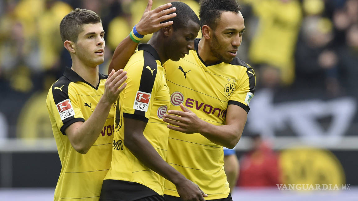 Dortmund golea 3-0 al Hamburg y se mantiene a siete puntos del Bayern en Bundesliga