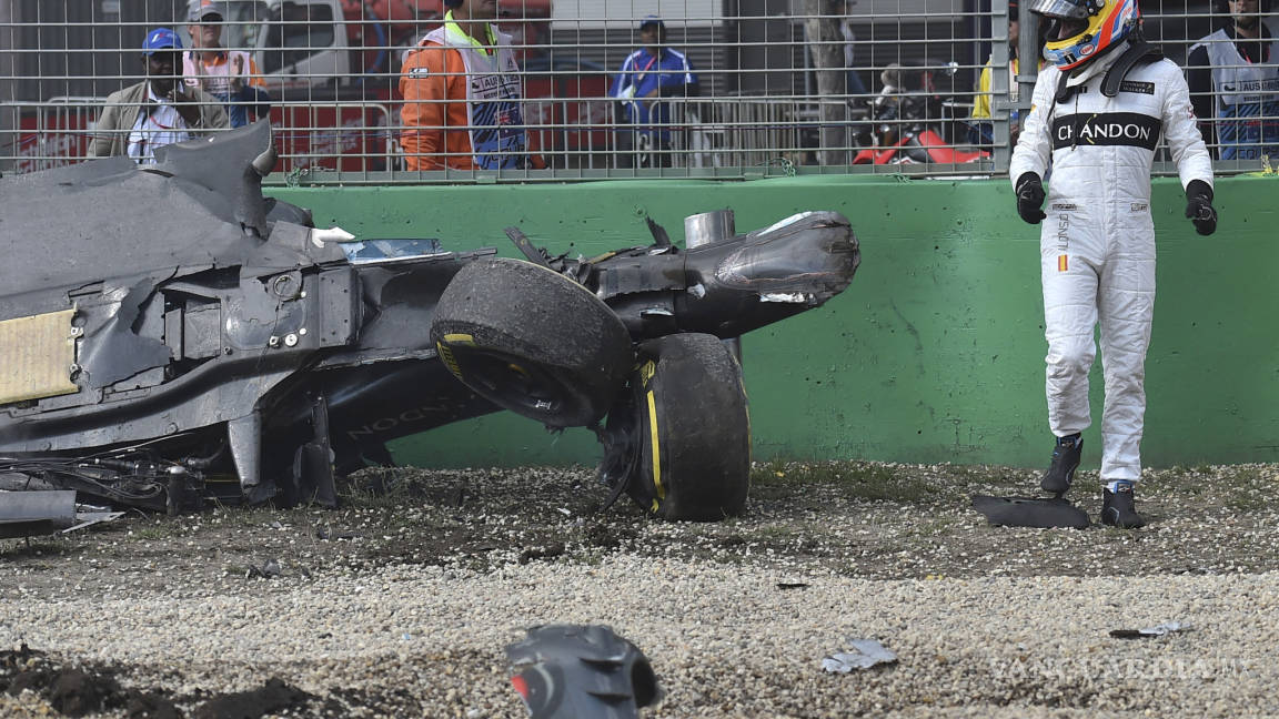 Alonso sufre un espectacular choque en el GP de Australia (VIDEO)