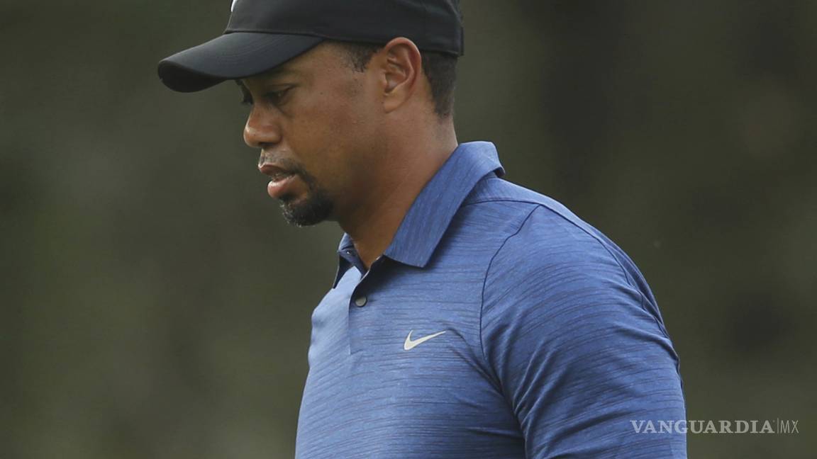 Tiger Woods se retira del Torneo de Dubai