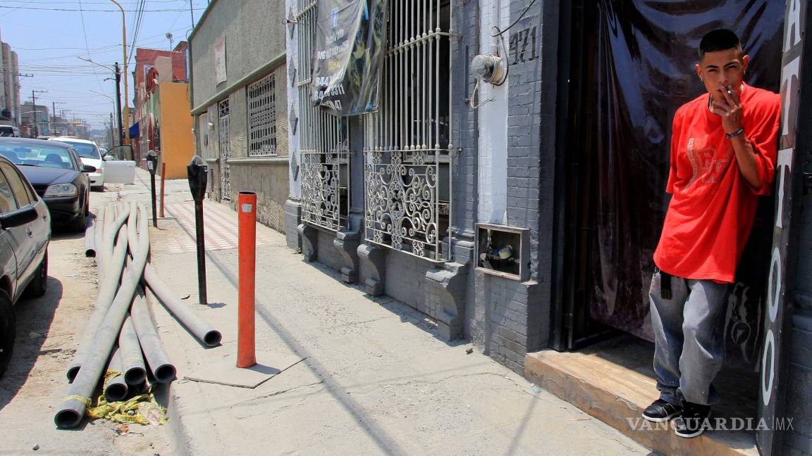 Dejan en 'obra negra' repavimentación de calle céntrica de Saltillo