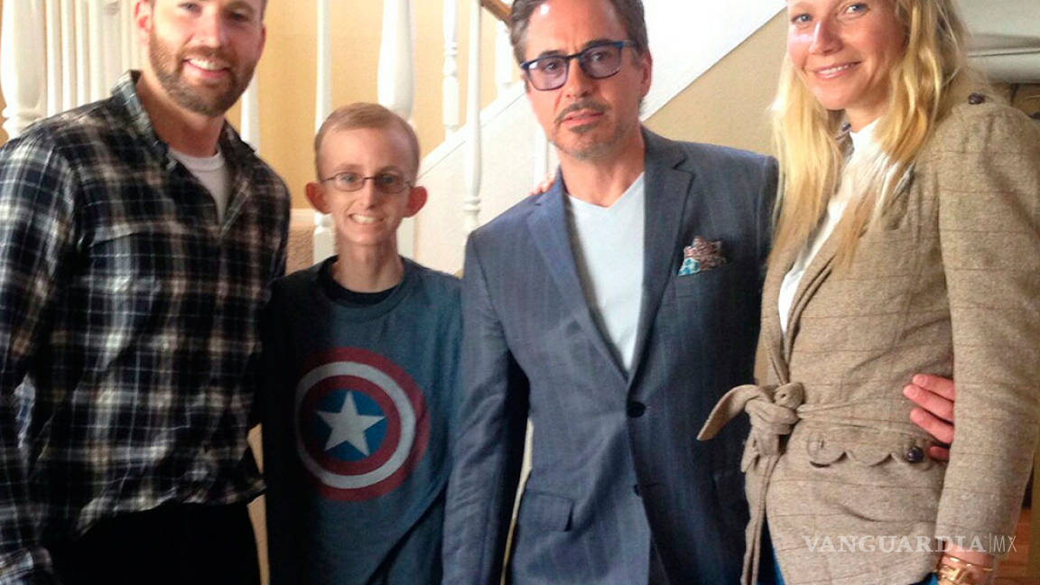 Iron Man y Capitán América dejan atrás sus diferencias para visitar a adolescente con leucemia