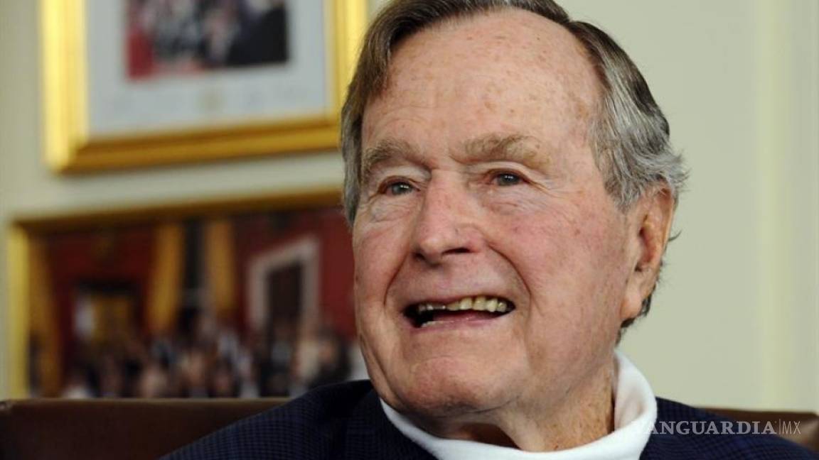 Ex presidente George H.W. Bush es internado en terapia intensiva