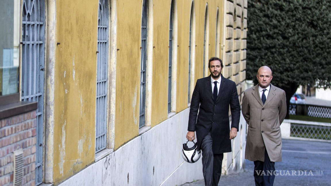 Inicia juicio a periodistas por divulgar documentos del Vaticano
