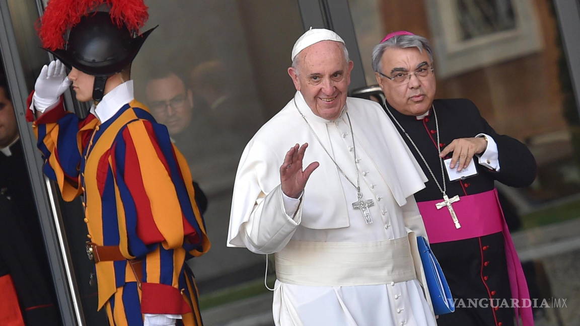 Papa, “dolorosamente golpeado” por escalada de violencia en Medio Oriente