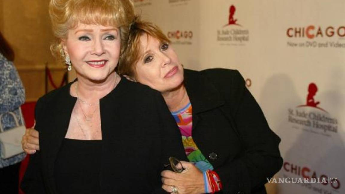 Hospitalizan a Debbie Reynolds, madre de Carrie Fisher