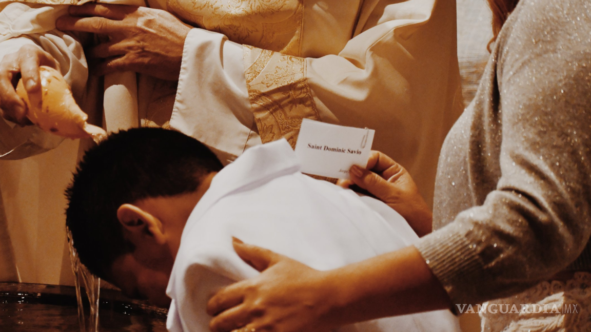 Transexuales podrán ser padrinos y madrinas de bautismo ‘con condiciones’, revela El Vaticano