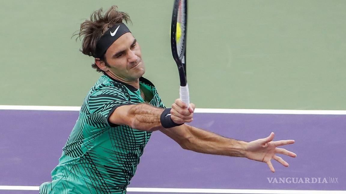 Federer tiene debut incómodo en Miami