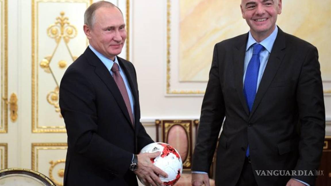 Infantino regala a Putin un “Krasava”