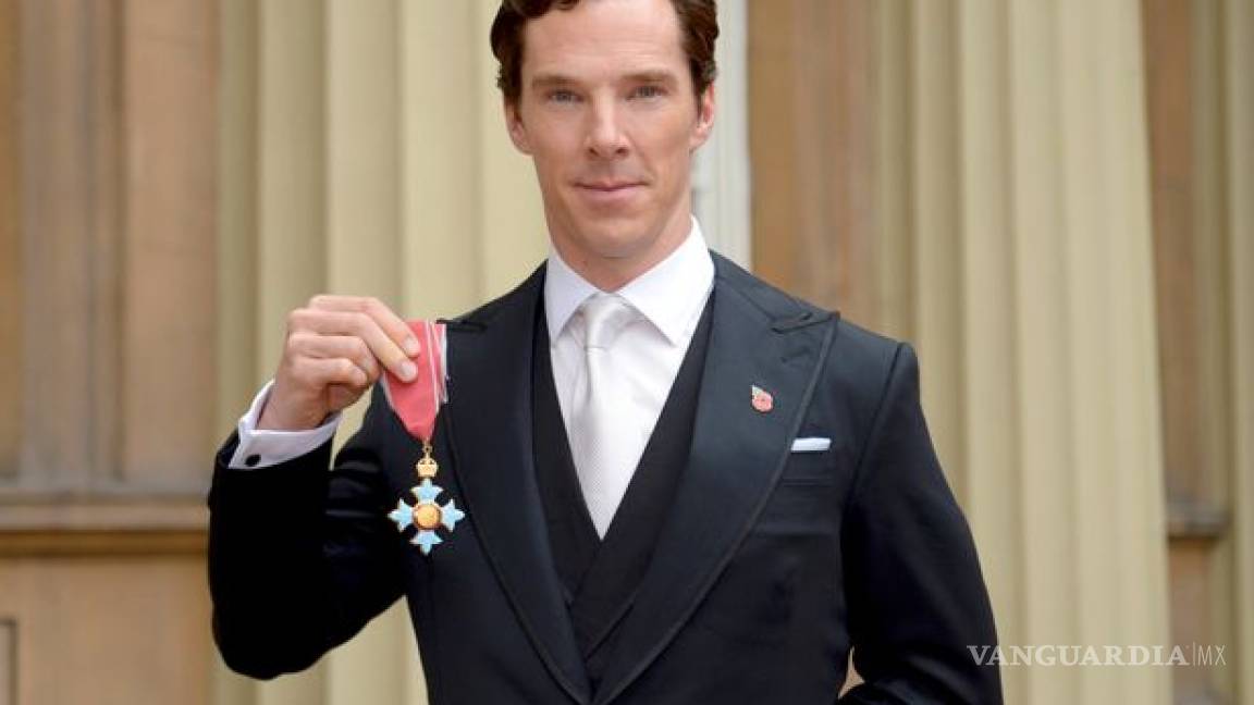 Cumberbatch recibe la medalla de Caballero de la Orden del Imperio Británico