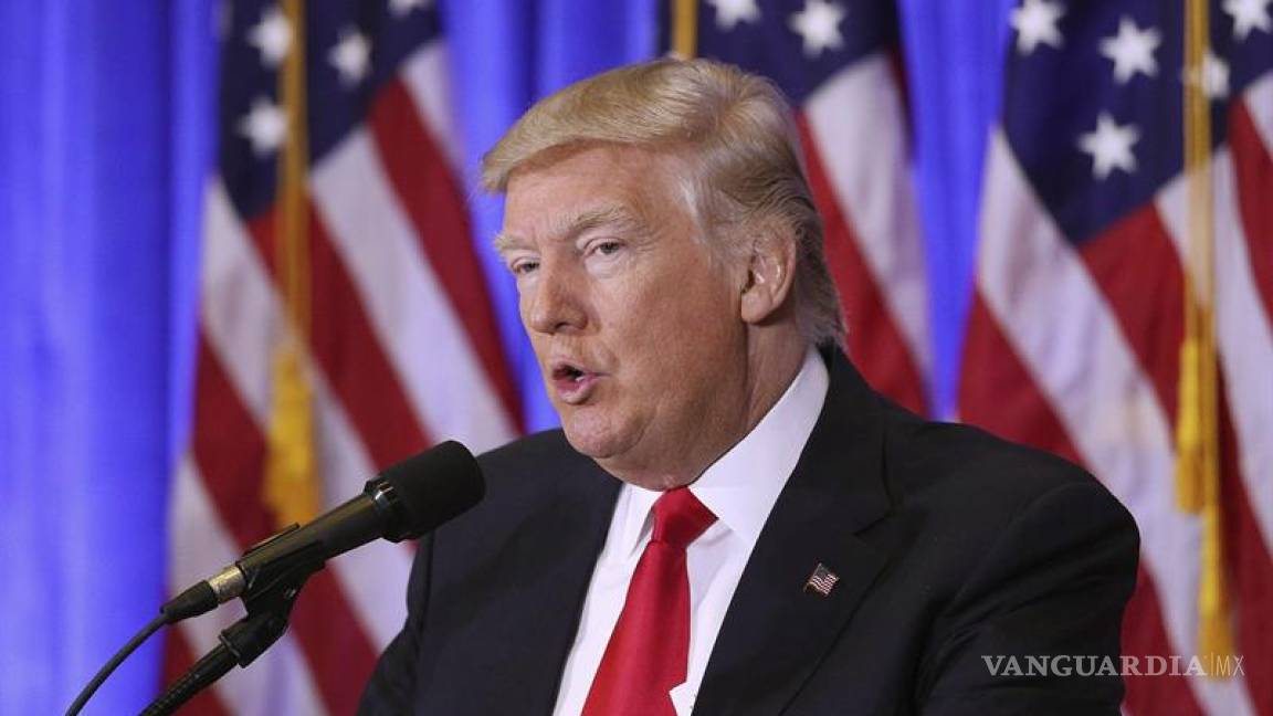 Donald Trump formaliza su renuncia como empresario