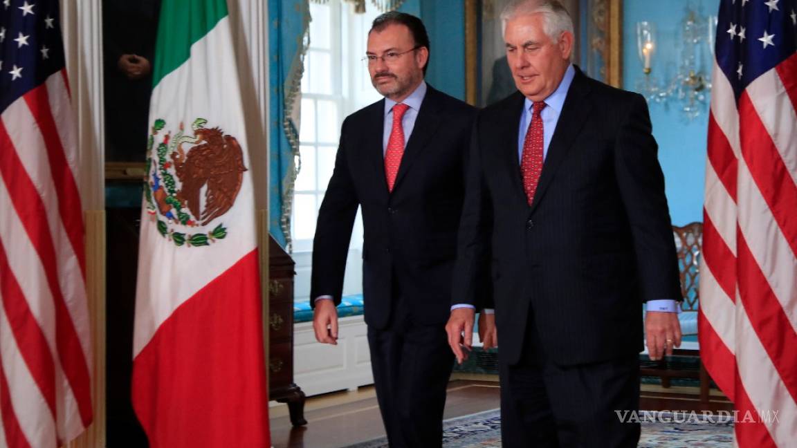 Tillerson ofrece ayuda a México tras sismo y huracán