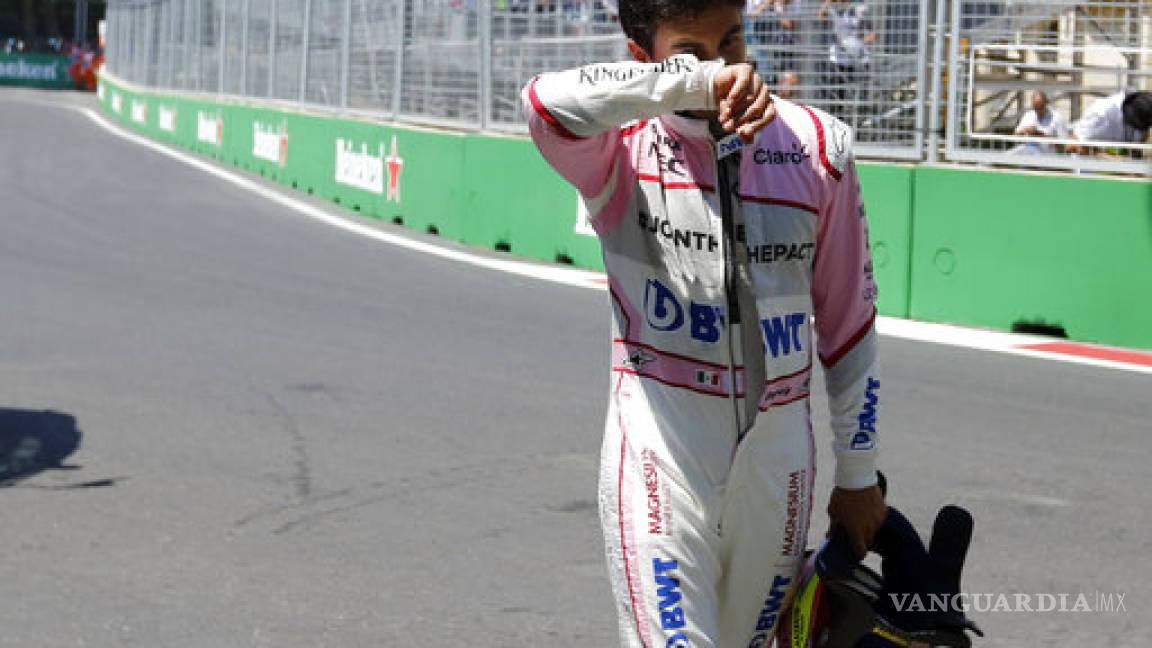 'Checo' Pérez choca con su compañero de equipo y abandona GP de Azerbaiyán