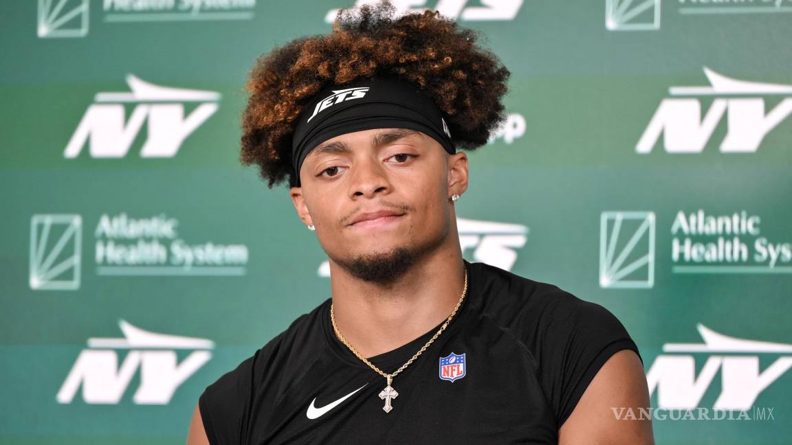 Justin Fields sufre lesión en el pie durante entrenamiento con los Jets Justin Fields sufre lesión en el pie durante entrenamiento con los Jets