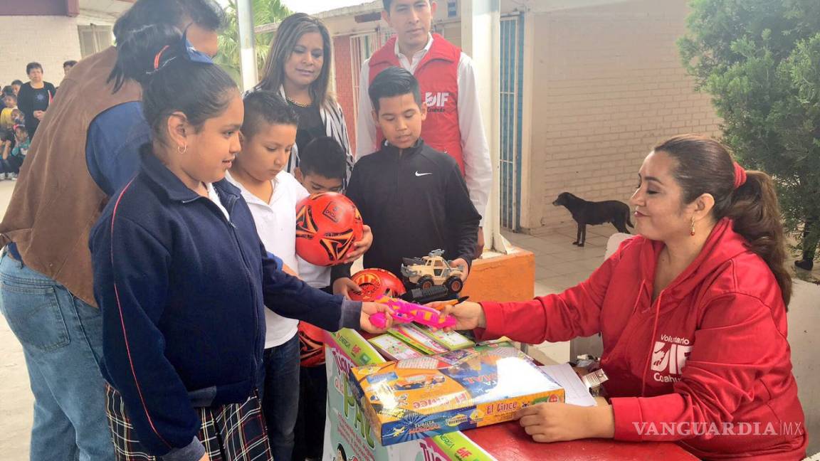 DIF canjea juguetes bélicos por didácticos en Monclova