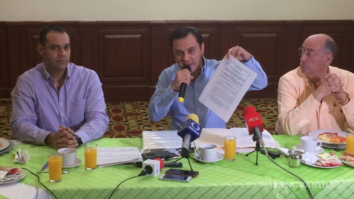 Gerente del Simas Torreón con documentos oficiales niega súbito enriquecimiento