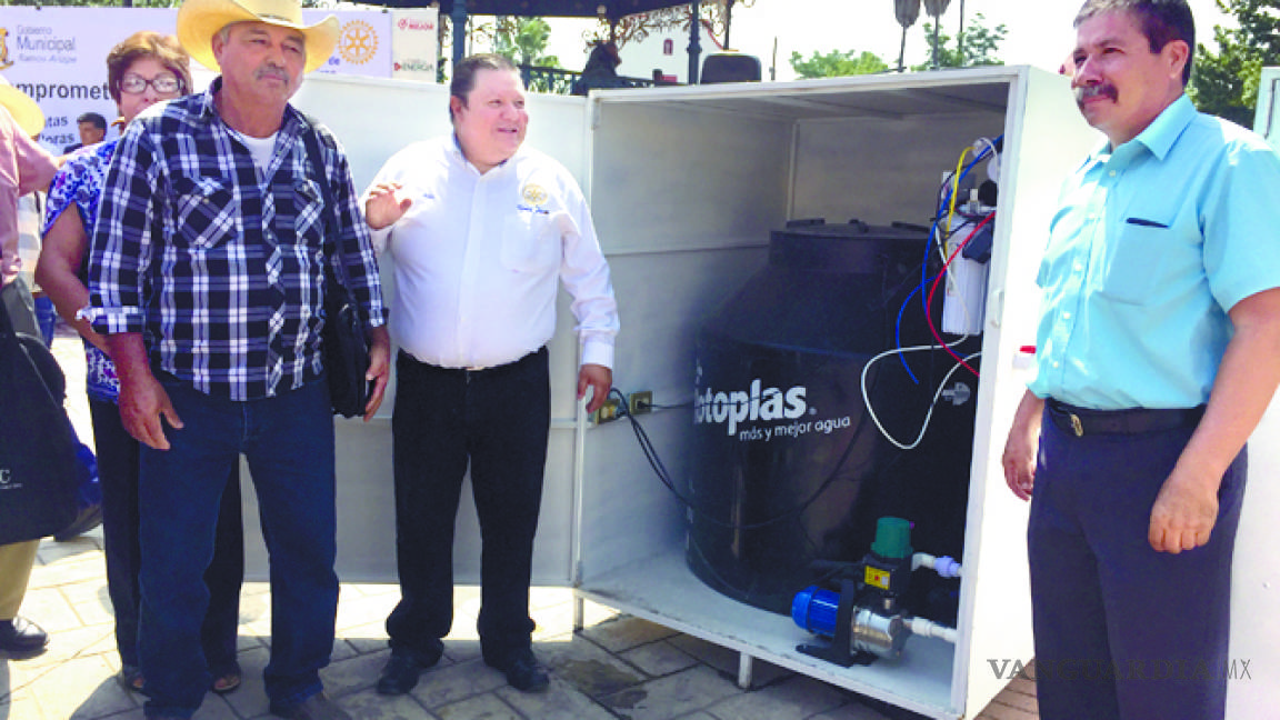 Rotarios de Ramos Arizpe entregan plantas potabilizadoras para 20 escuelas