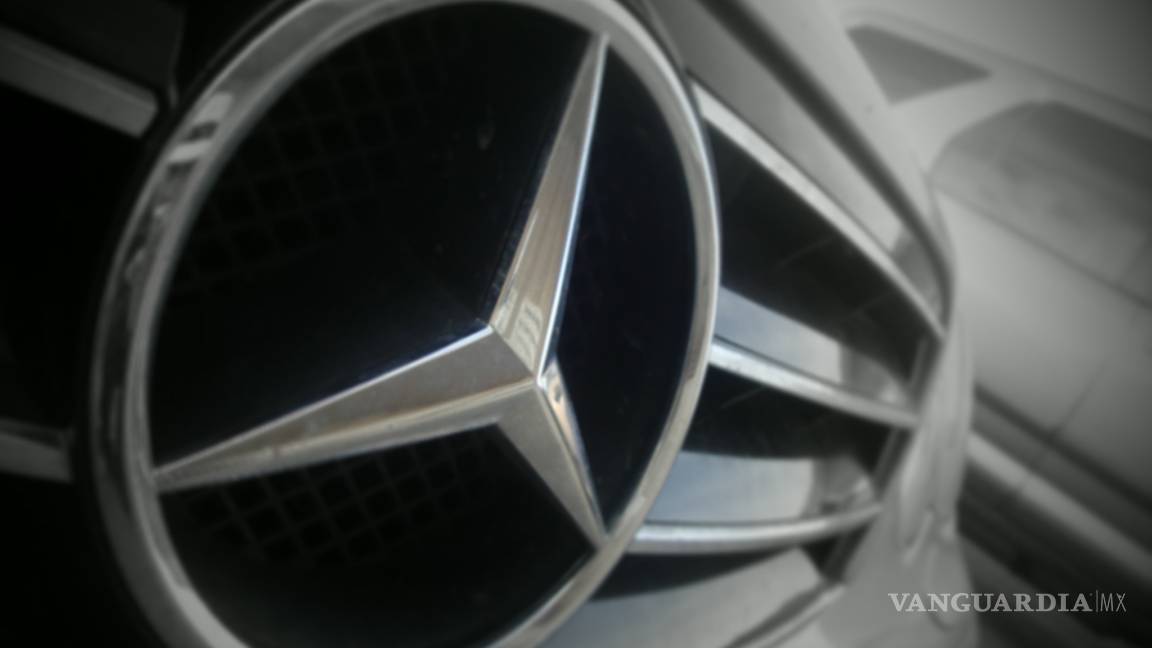 Mercedes Benz y Uber desarrollarán coches autónomos