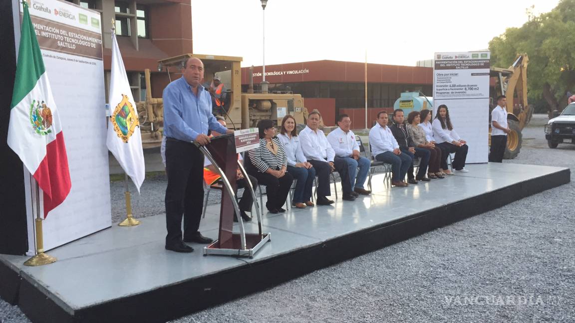 Inicia pavimentación del estacionamiento del Instituto Tecnológico de Saltillo